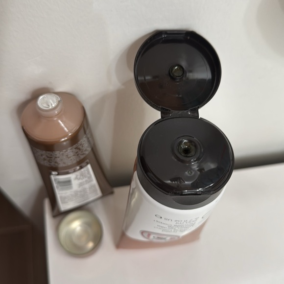 St Tropez Tan and Vita/Liberata Body Blur -Latte - Picture 3 of 5